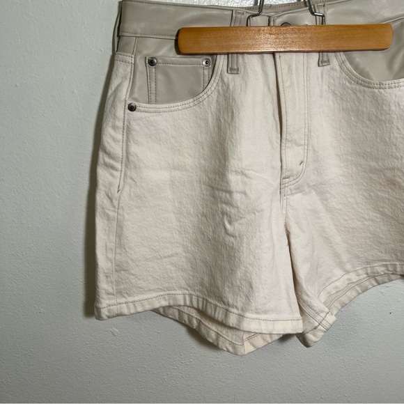 Abercrombie & Fitch The Dad Short High Rise White Faux Leather Denim 27/4 - Picture 4 of 13